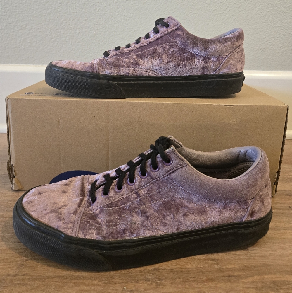 Vans Men's Velvet Sneakers in Purple and Black